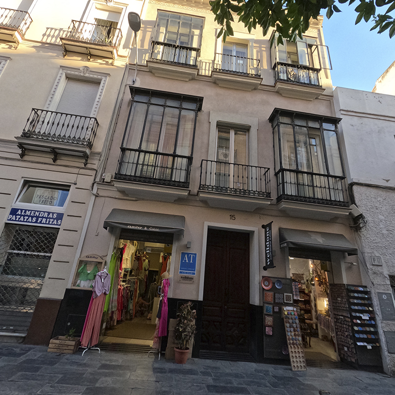 8 Apartamentos turísticos CL García de Vinuesa 15 41001 Sevilla Control acústico